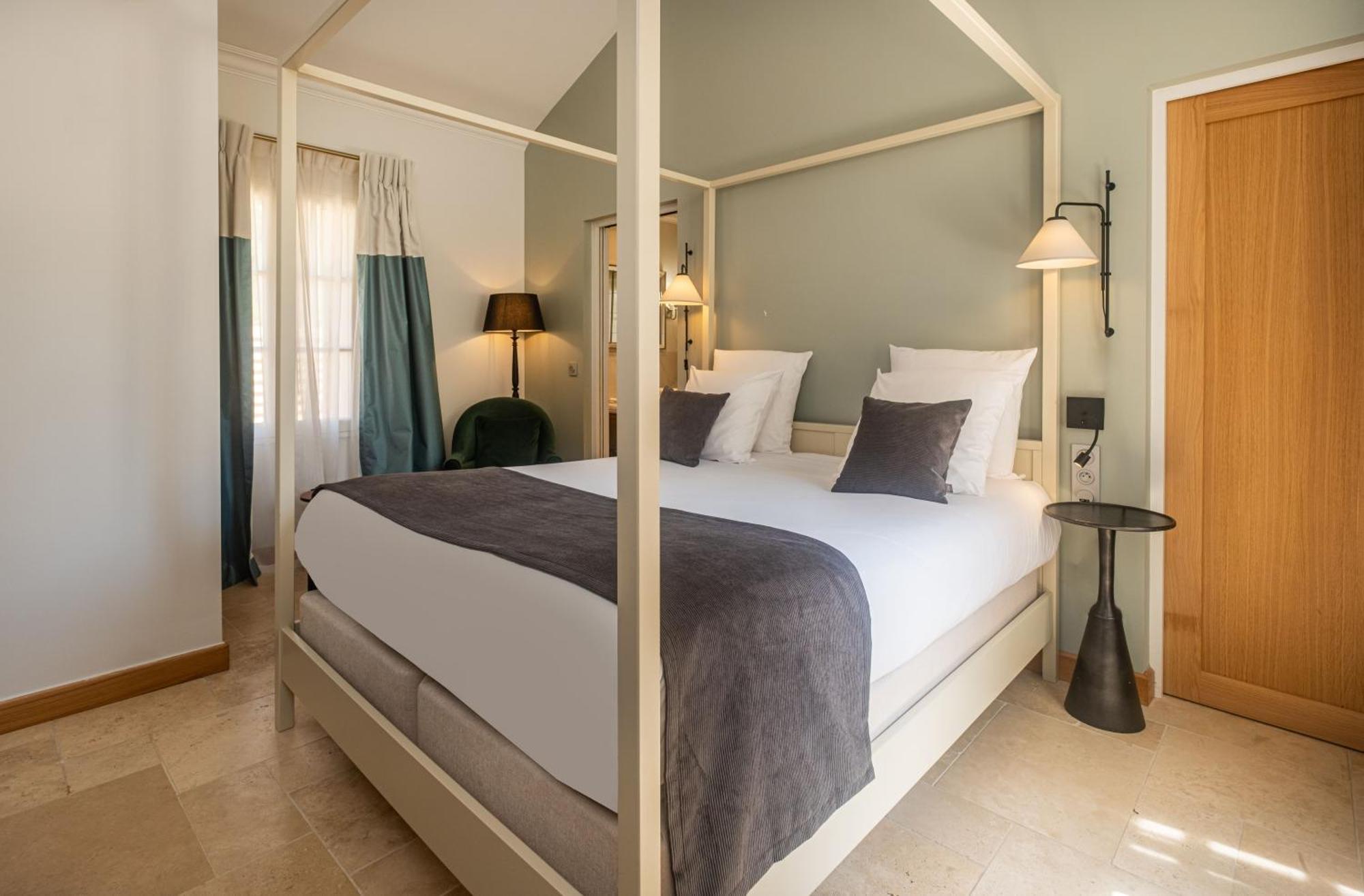 Hotel La Commanderie De 4*